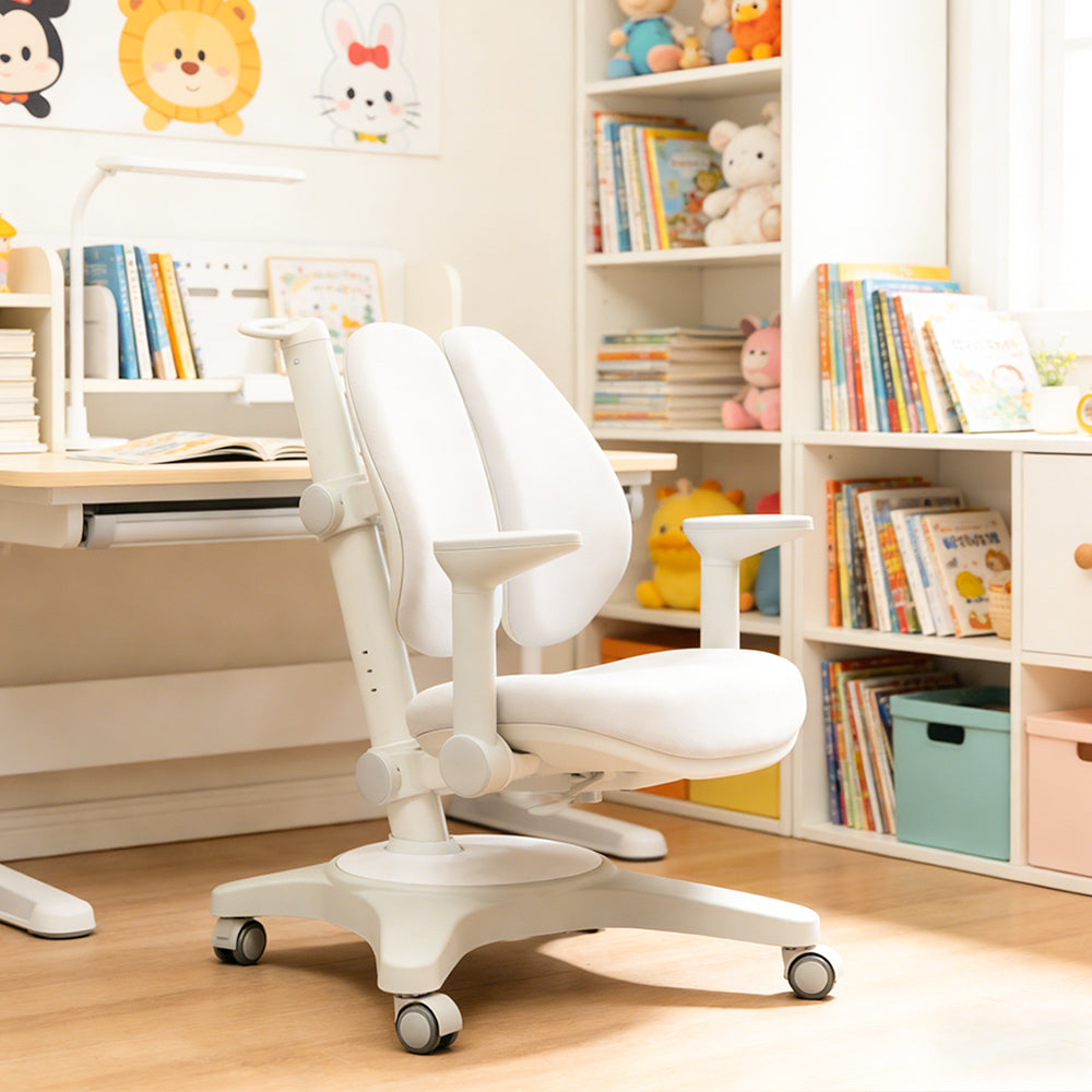 Kids study desk set detail